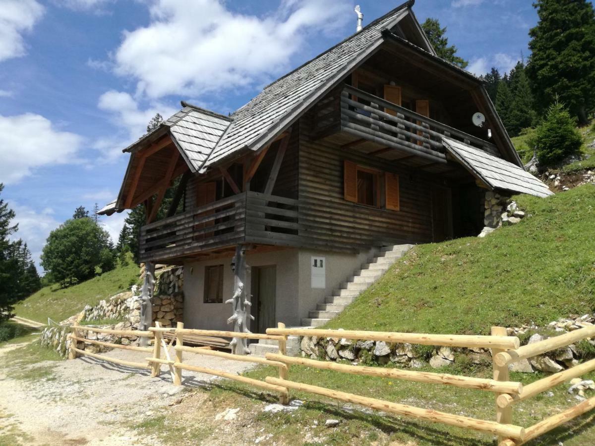 Apartmaji Vrhovnik 戈雷尼斯卡地区采尔克列 外观 照片